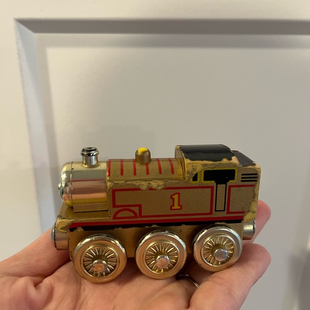 Thomas & Friends Golden 60th anniversary edition toy train